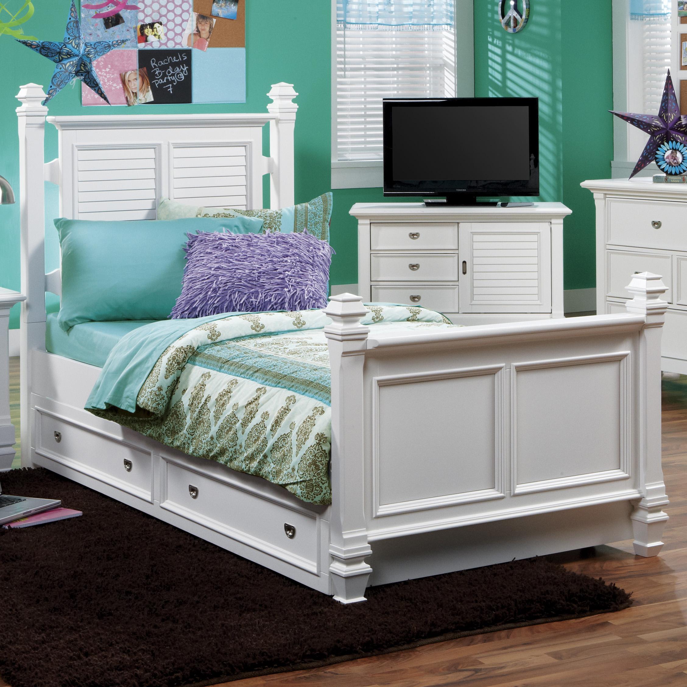 Holland House Belmar Youth Twin Poster Bed with Louvre Panel Detail